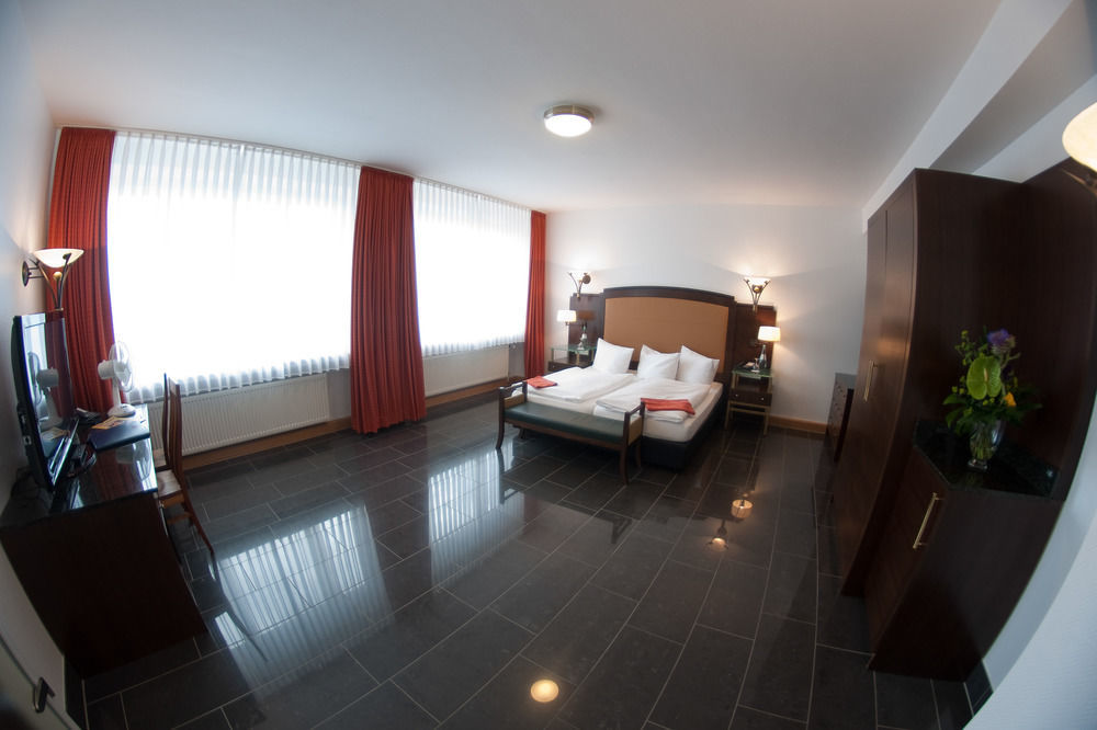 מונסטר Hotel Conti Am Hauptbahnhof מראה חיצוני תמונה